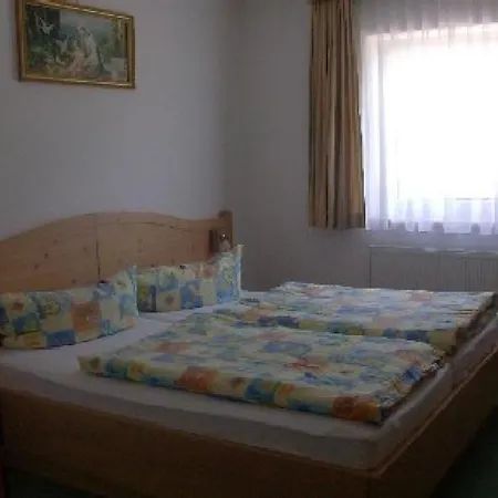 Appartementhaus Honznhof דירה